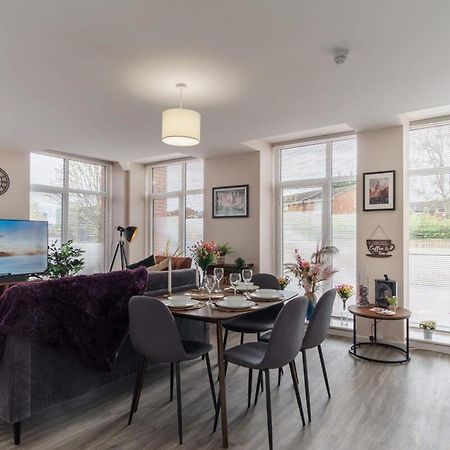 2 Bedroom Modern Apartment In Manchester Bagian luar foto