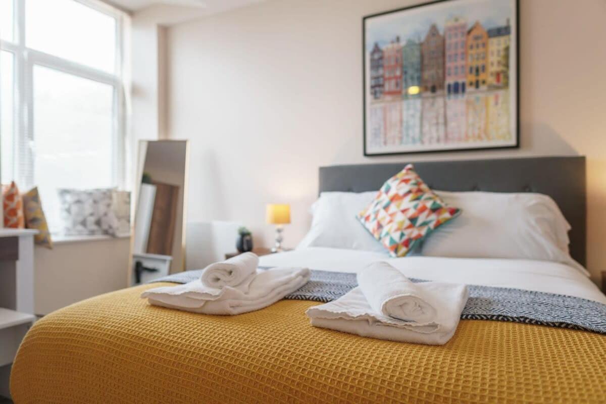 2 Bedroom Modern Apartment In Manchester Bagian luar foto
