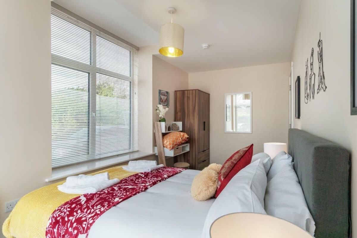 2 Bedroom Modern Apartment In Manchester Bagian luar foto