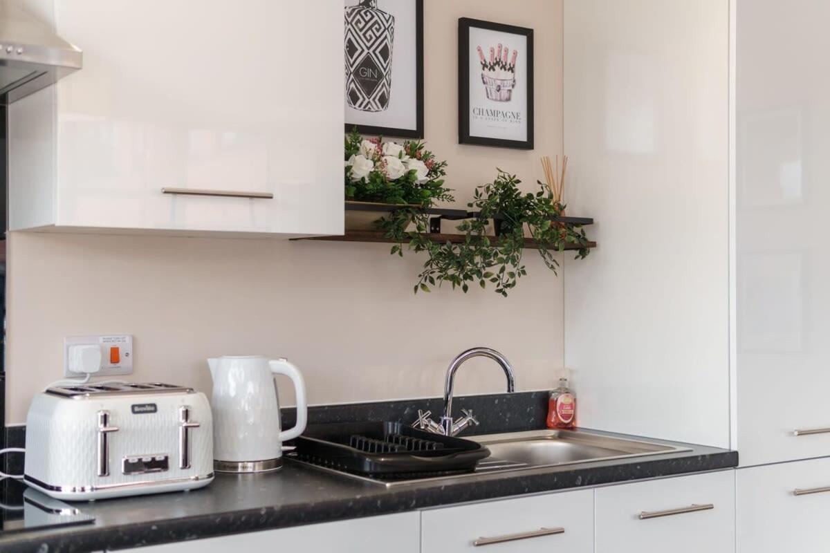 2 Bedroom Modern Apartment In Manchester Bagian luar foto