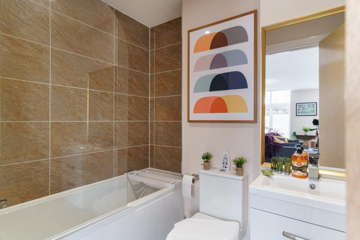 2 Bedroom Modern Apartment In Manchester Bagian luar foto