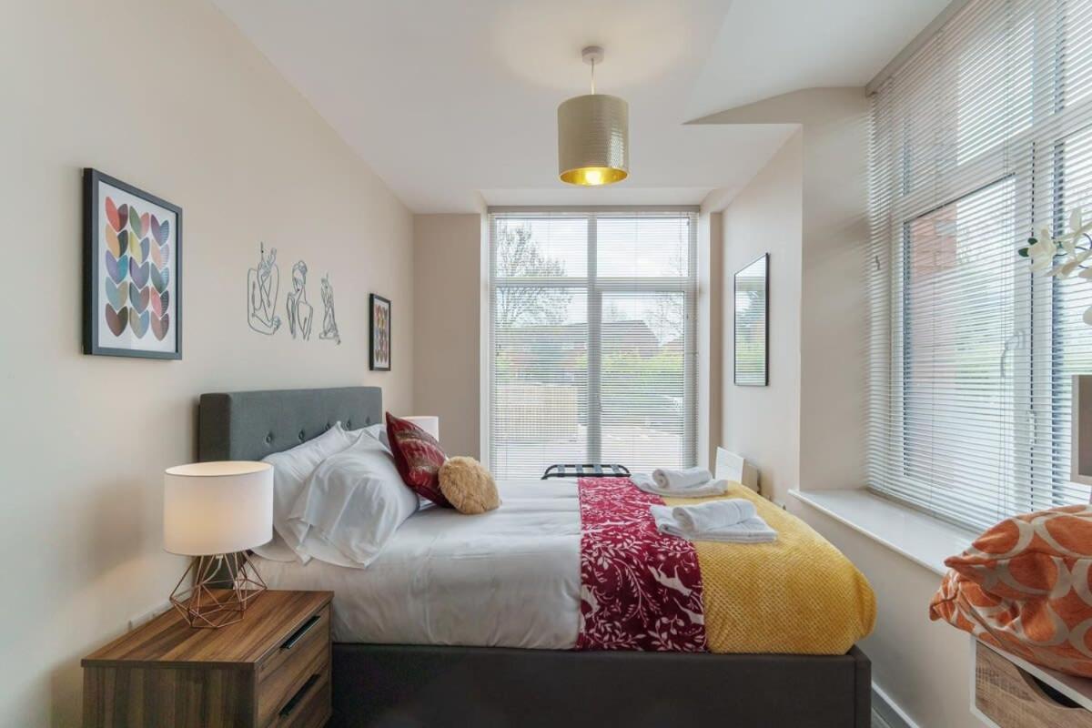 2 Bedroom Modern Apartment In Manchester Bagian luar foto