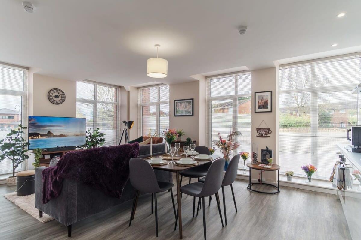 2 Bedroom Modern Apartment In Manchester Bagian luar foto